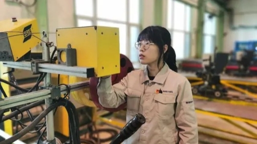 鞍钢集团研究员胡奉雅：潜心攻关 升级焊接技术