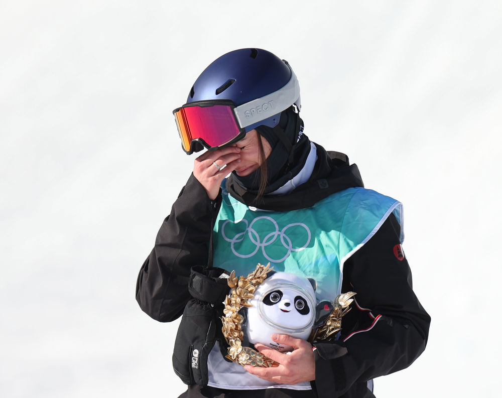 跟我一起回家吧2月9日,单板滑雪女子障碍追逐赛冠军,美国选手琳赛