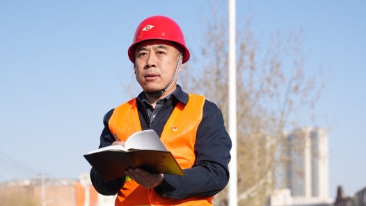  Qi Mingdong, the most beautiful worker in Hebei Province in 2023: the guardian of the beautiful highway
