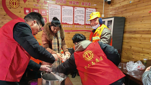  Shiyan Yunxi Labor Union Post Station makes outdoor workers feel warm