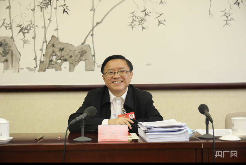 全国政协委员吕国泉呼吁：不以年龄“一刀切”限制大龄农民工就业