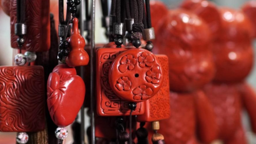 雕漆：一抹流行千年的“中国红”
