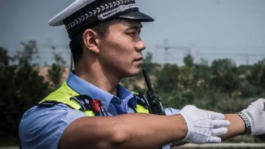 已行拘30人，北京公交警方持续对地铁环球度假区站开展清理整治