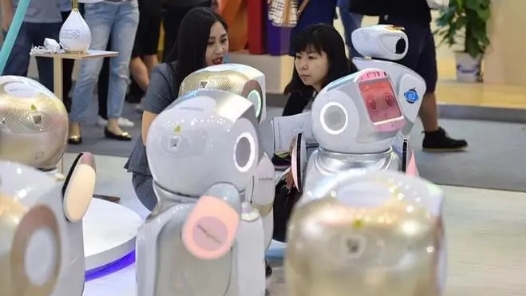 2024雄安未来之城场景汇“雄安国际服务机器人大赛”开赛 “机器人+”应用场景打造城市生活新生态