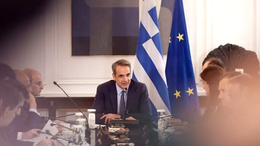 希腊总理因欧洲议会选举结果改组内阁