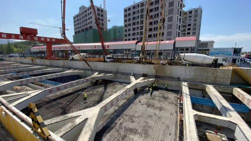 青岛地铁5号线土建二标09工区项目建设双突破