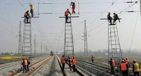 重庆市郊铁路璧铜线接触网全线“电通”