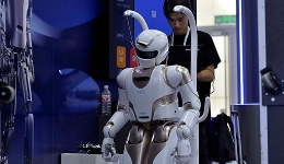 新质生产力在车间｜在这里，机器人造机器人