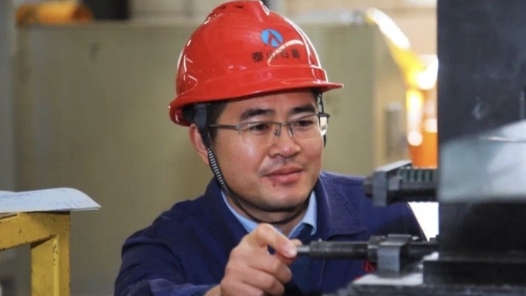 上海电气“劳模工匠助企行”走进制造一线
