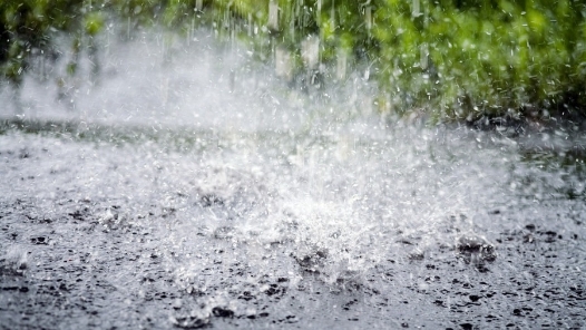 海南海口发布暴雨红色预警