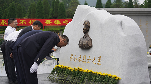 黄公略烈士遗骸在江西吉安安葬