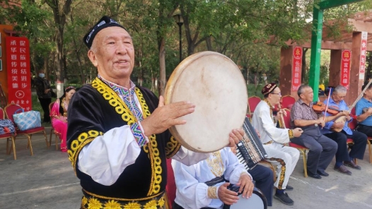 铸牢共同体 中华一家亲丨特写：“石榴籽艺术团”唱响民族团结之歌