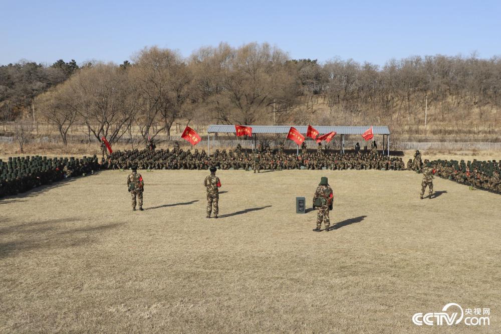 武警遼寧總隊瀋陽支隊組織2020年度新兵野營拉練