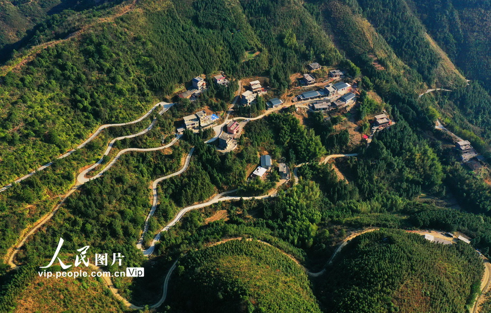 地處大山深處的湖南省永州市寧遠縣中和鎮西江源瑤族村,2017年被列入