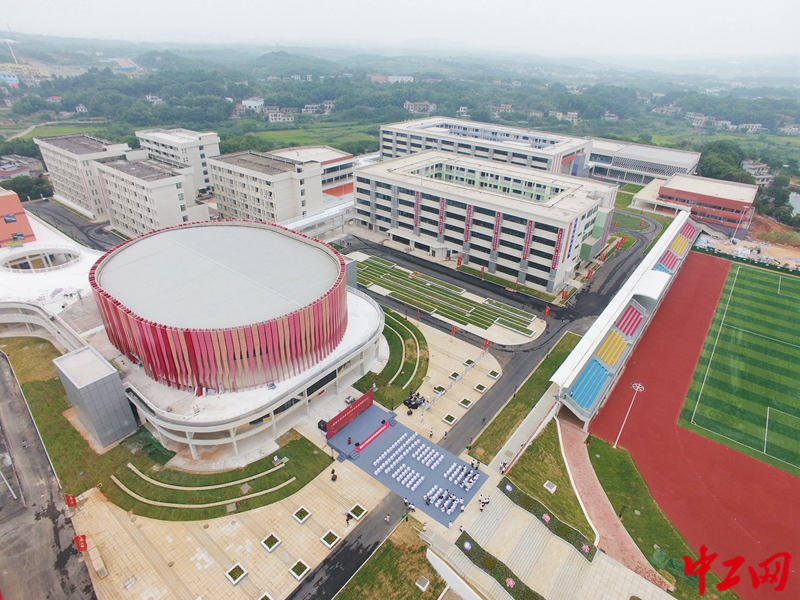 湘潭大學附屬實驗學校是湘潭市人民政府與湘潭大學共同建設,湘潭市