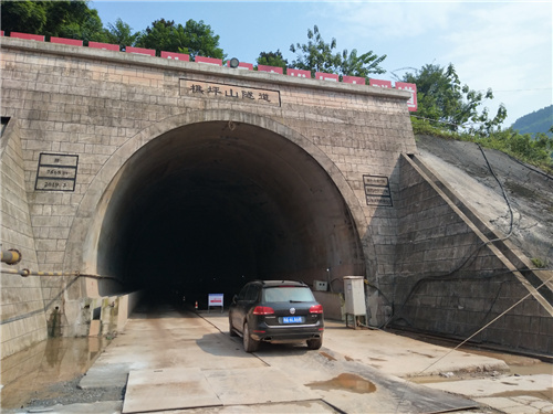 重庆铁路枢纽东环线全线最长隧道顺利贯通