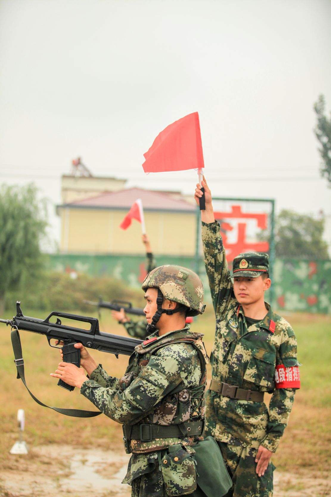 武警第一機動總隊某支隊組織雨天實彈射擊考核