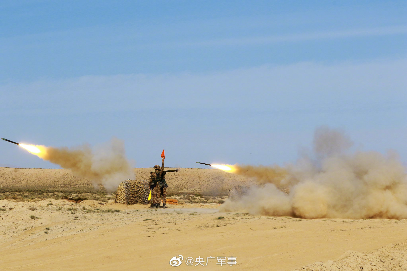 張張都是壁紙陸軍某防空旅跨晝夜實彈對抗演練掠影