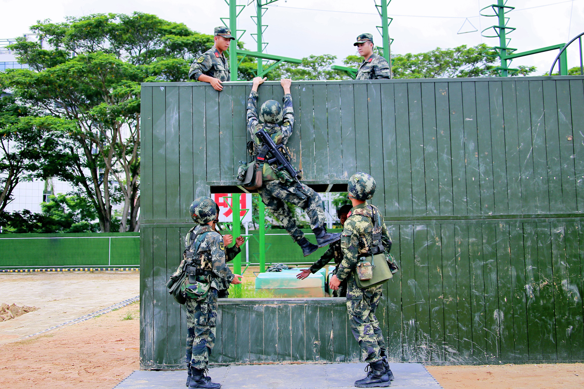 北京武警第二机动总队图片