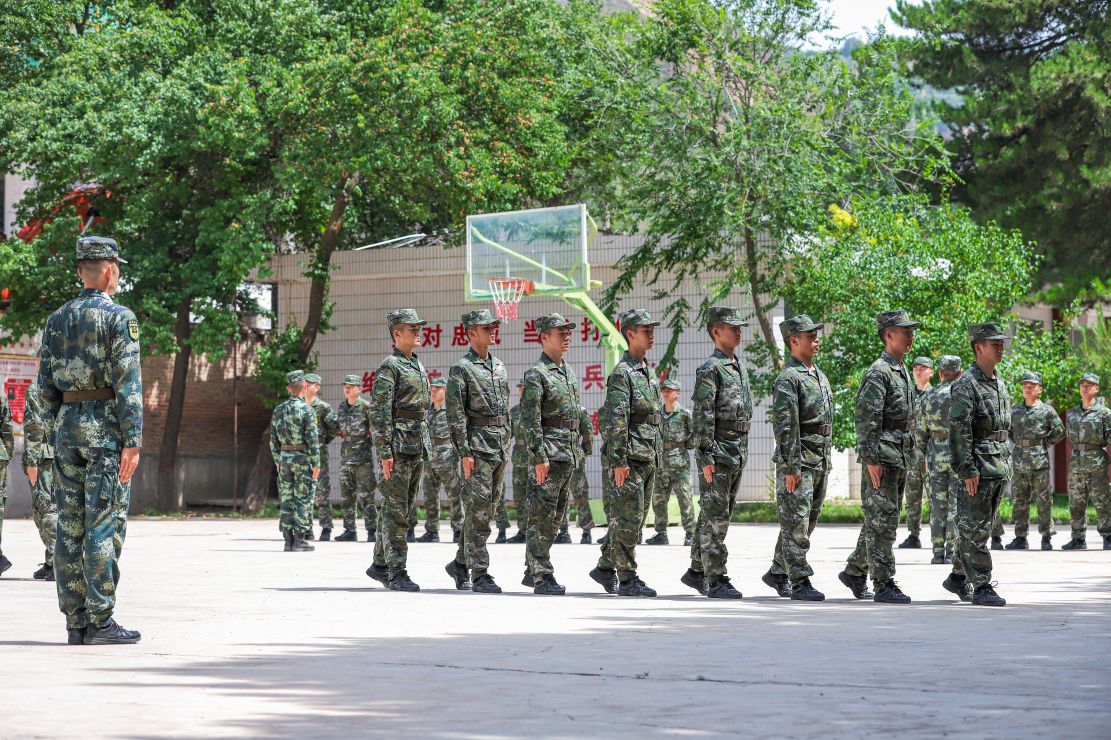 近日,武警甘肃总队平凉支队在新兵训练中,采取选,考,查,评等方式