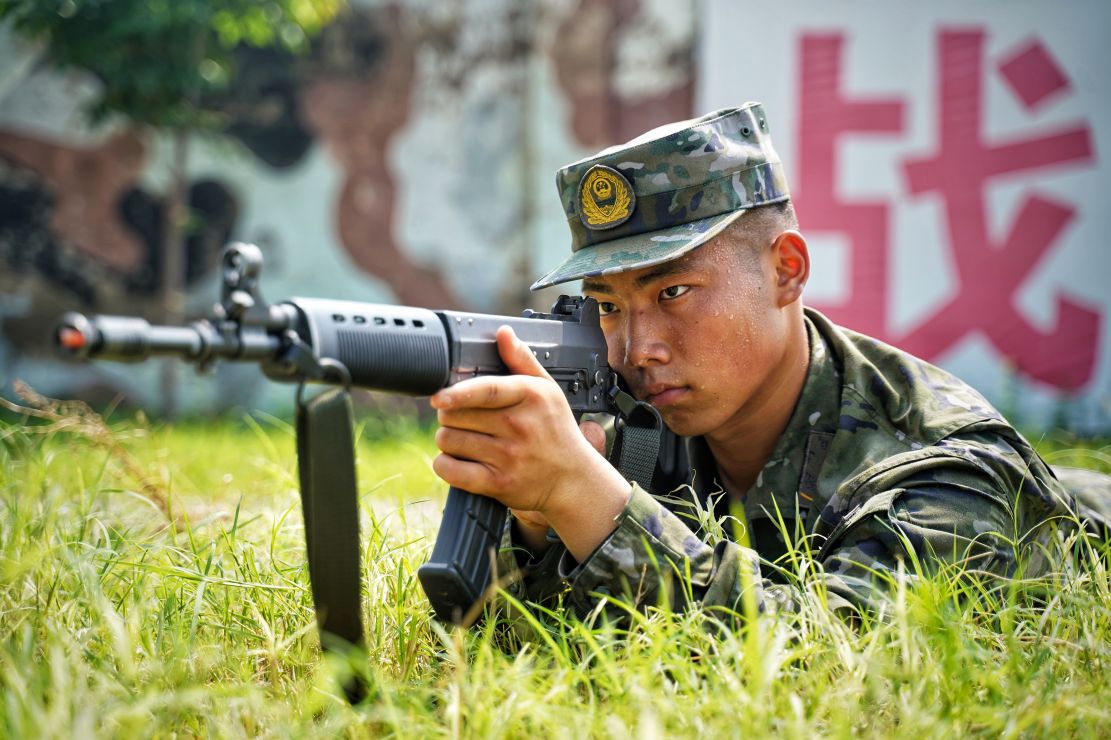 战高温斗酷暑武警陕西总队新兵团夏季练兵掠影