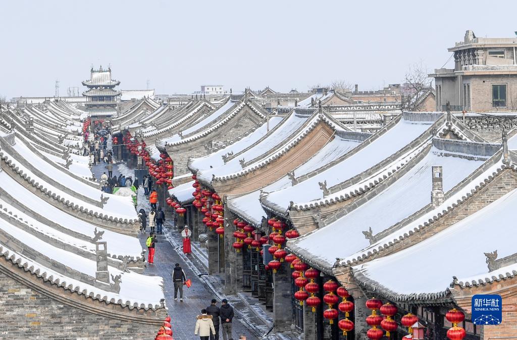 平遥古城雪景图片