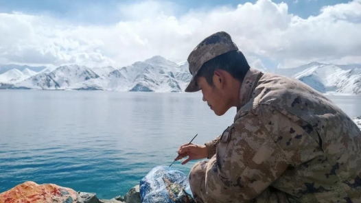 北疆边陲筑起“有生命的界碑”