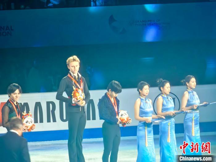 After the finals of the Figure Skating Grand Prix, “Bing Dundun” transformed into “Dragon Dundun” – Sports – China Engineering Network