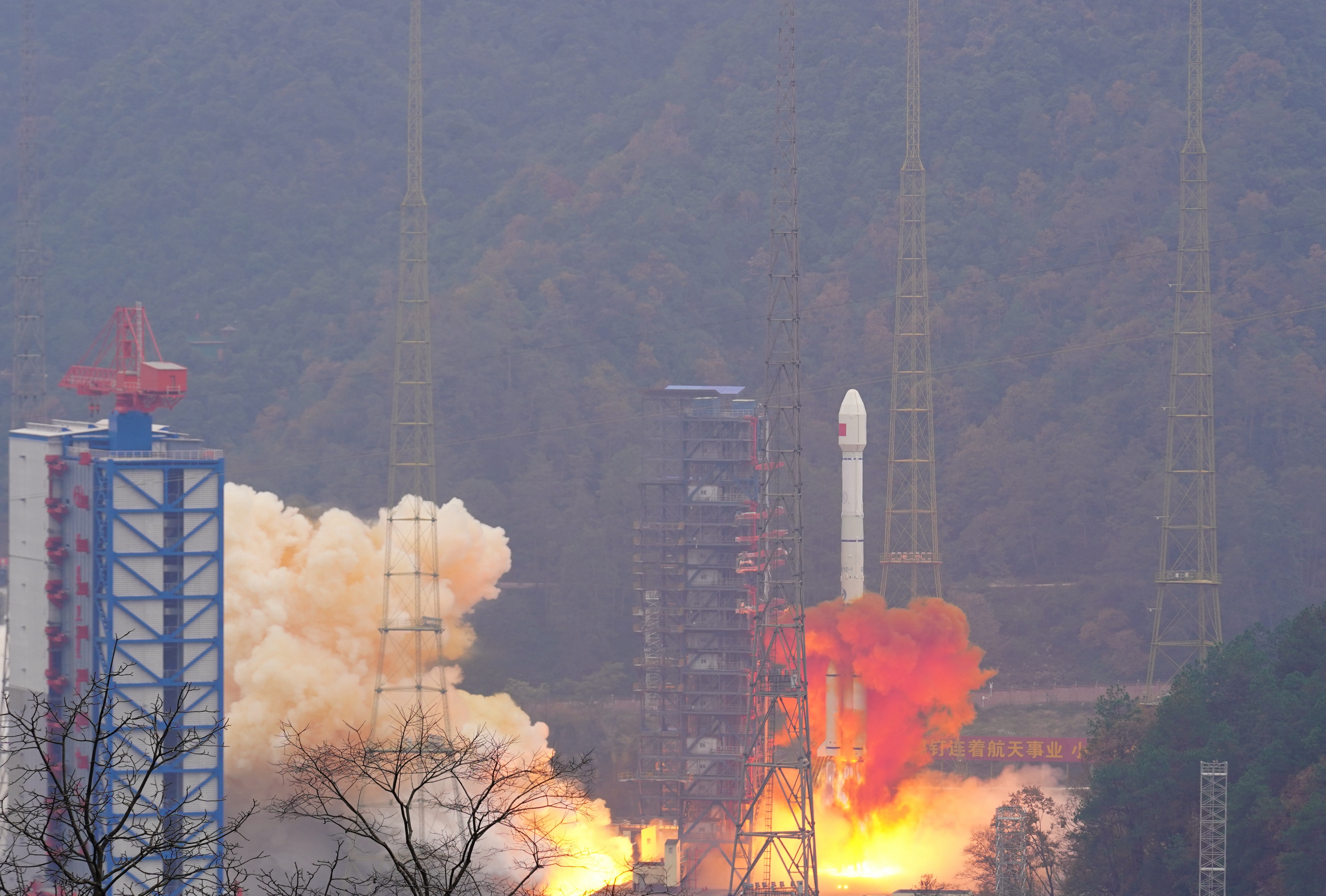 一箭双星我国成功发射两颗北斗导航卫星