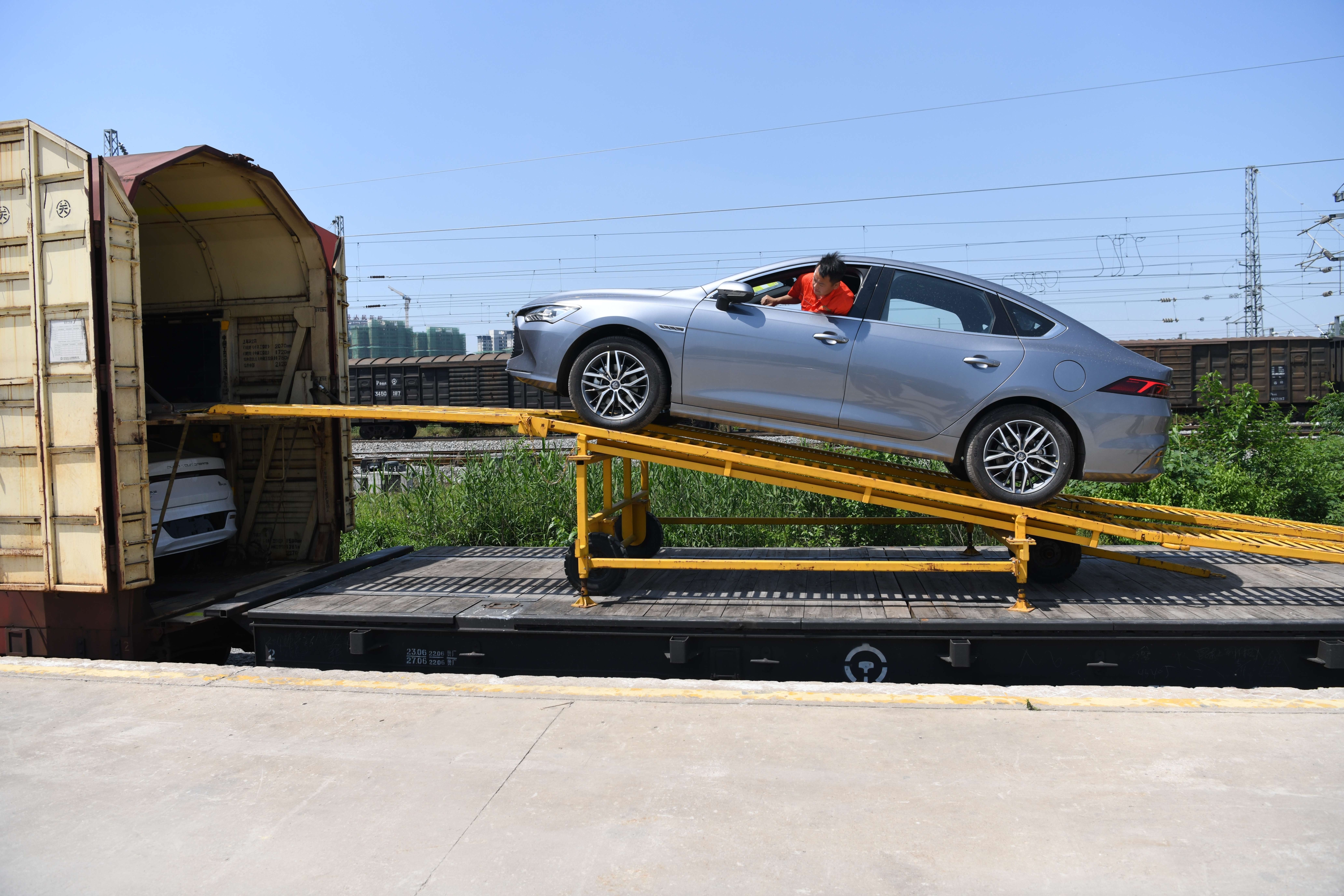 向著建設汽車強國的目標奮勇前行——2023年中國汽車產業觀察 - 滾動