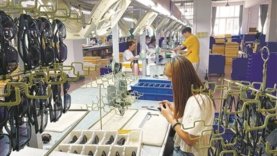 技能培训、人才输送……浙江临海市总工会助推眼镜产业高质量发展