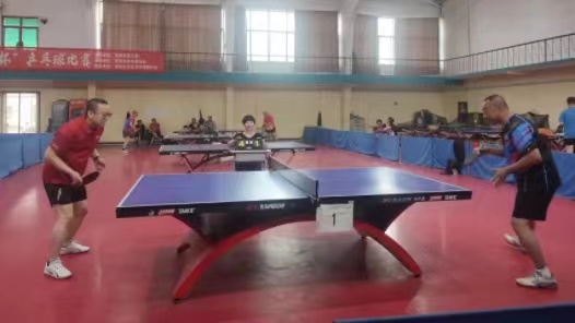 河北省滦州市举办乒乓球比赛