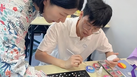 郑州市总工会“惠工益学”受热捧 面部彩绘课程成亮点