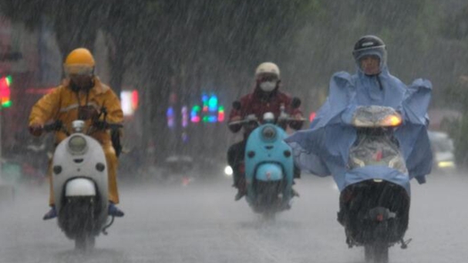 河南开封发布暴雨红色预警，防汛应急响应提升至三级！