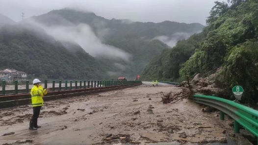 道路通行中断、列车停运 陕西这些地区受暴雨影响