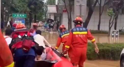 国家防总派工作组指导四川汉源暴雨泥石流灾害救援处置
