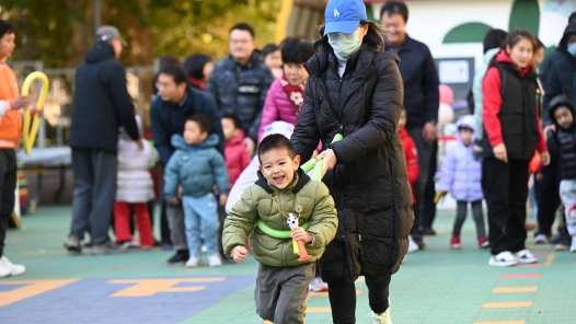 第三届湖南省妇女健康运动会暨家庭亲子运动会举办