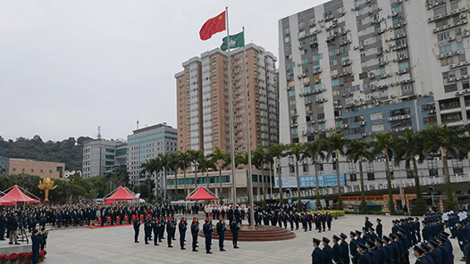 穿行在濠江两岸——中国人民解放军进驻澳门二十五周年见闻之三