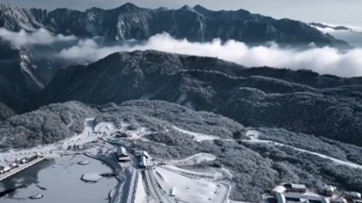 从“冬季火爆”到“四季长青”！四川西岭雪山大有可玩